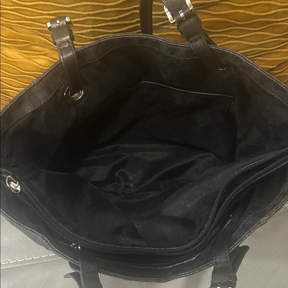 Michael Kors Black Signature Tote with MK Charm - Picture 8 of 11